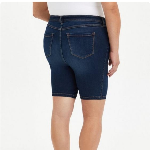 Plus Size 22 Torrid Bermuda Short - Super Soft Eco Dark Wash Denim Jean Shorts - Picture 2 of 6
